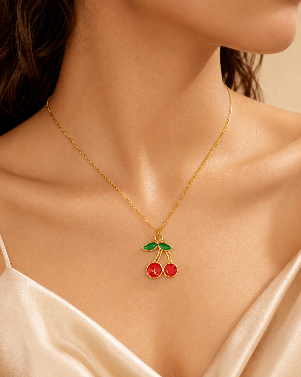 Collier cerise doré